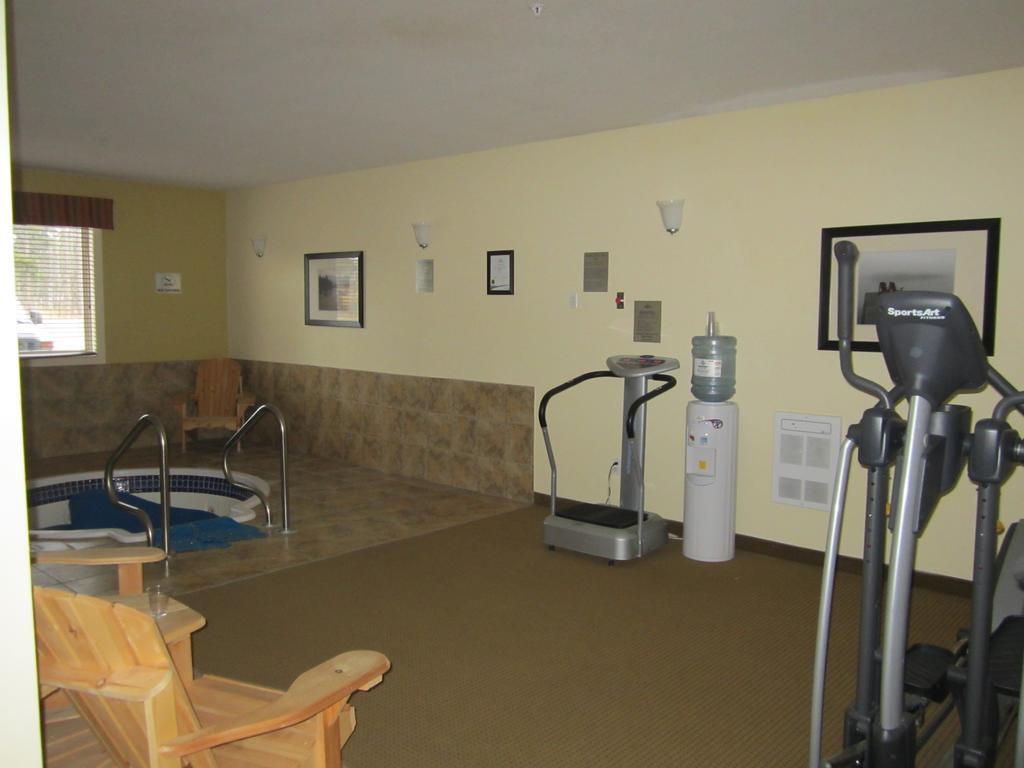 Trend Mountain Hotel & Conference Centre Tumbler Ridge Экстерьер фото