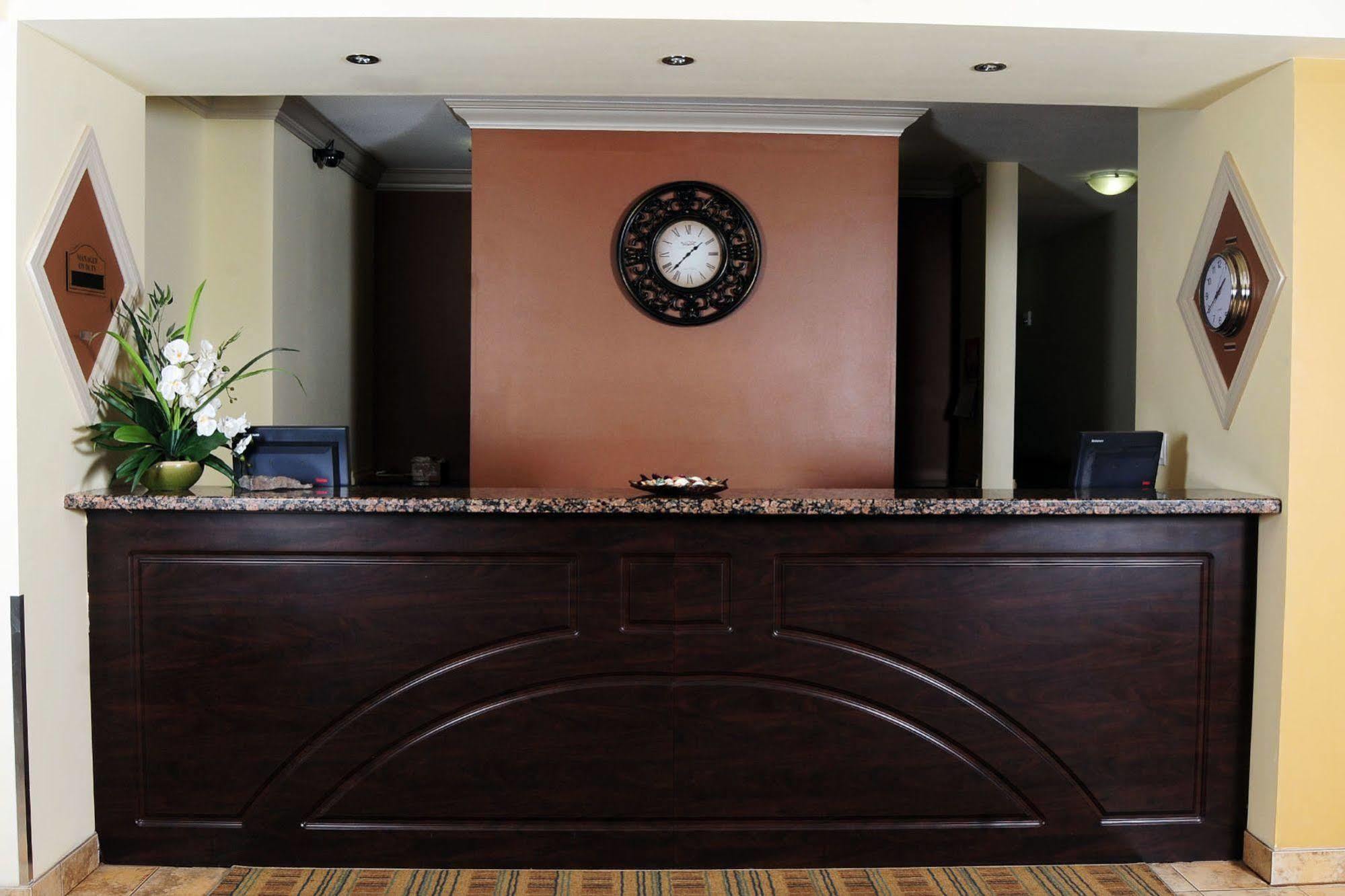 Trend Mountain Hotel & Conference Centre Tumbler Ridge Интерьер фото