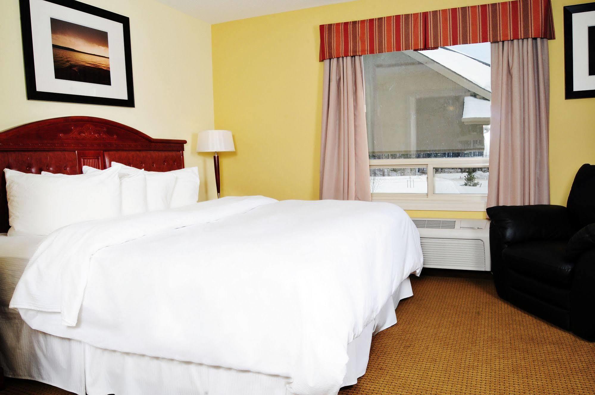 Trend Mountain Hotel & Conference Centre Tumbler Ridge Экстерьер фото