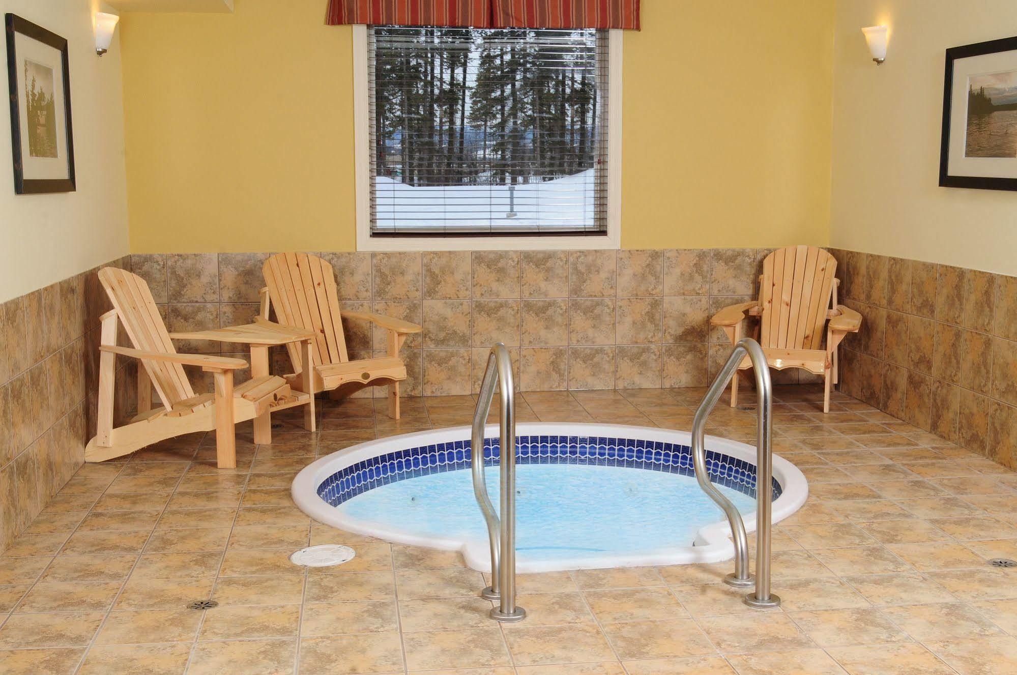 Trend Mountain Hotel & Conference Centre Tumbler Ridge Экстерьер фото